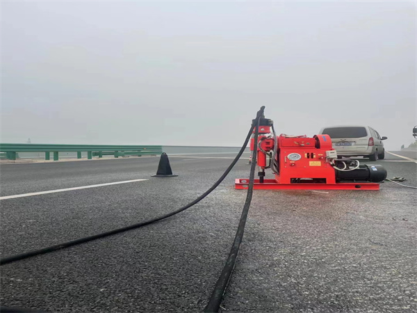 长岛马路路基路面开裂下沉注浆加固灌浆