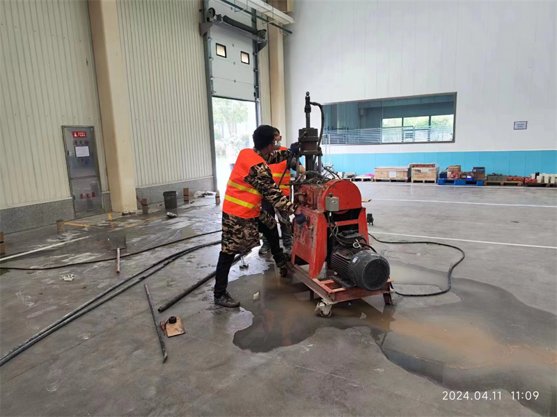 长岛厂房地面下沉塌陷注浆加固施工